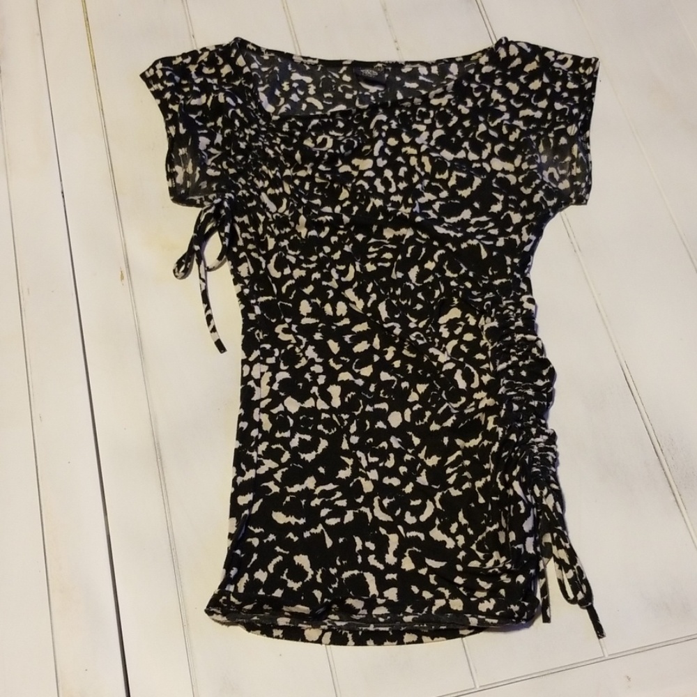 VERY cute shirt! SzM